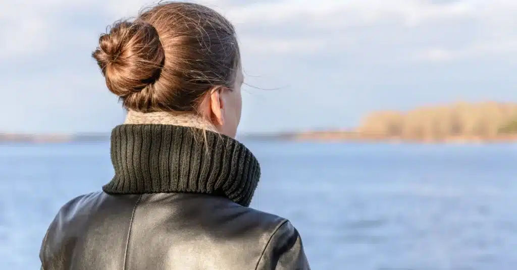 Smooth chignon