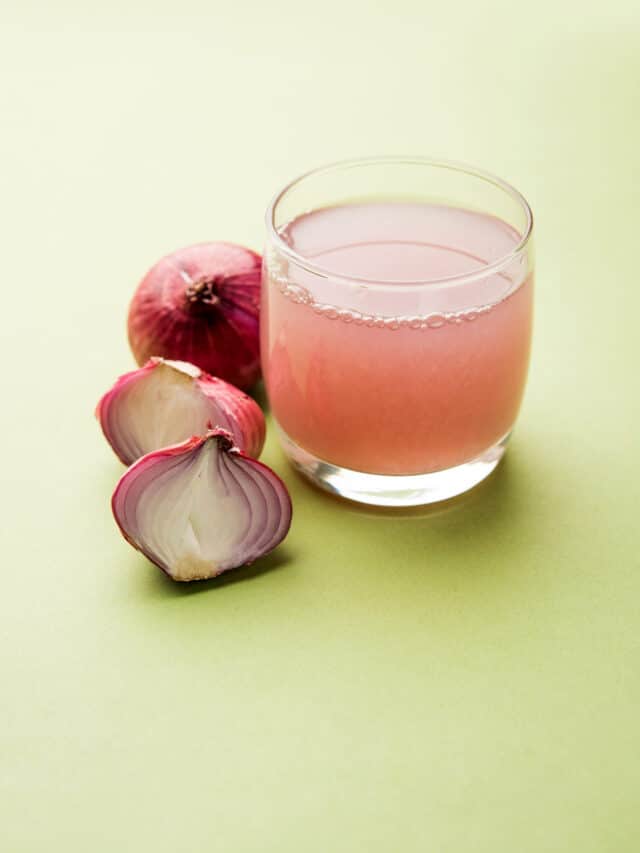 medicinal-onion-juice-syrup-glass-with-raw-onions-selective-focus (4)